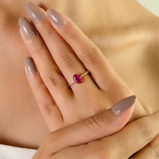 Ruby Red VRJewels Oval Natural Ruby & Diamond Solitaire Engagement Ring Size 6 in 14k Gold For Sale - Image 8 of 14