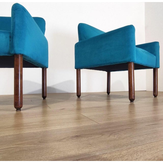Brown Model 896 Armchairs in Turquoise Velvet by Vico Magistretti for Cassina, 1963, Set of 2 For Sale - Image 8 of 11