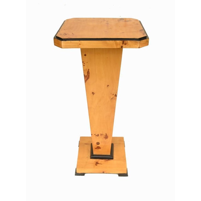 Art Deco Pedestal Tables in Bird's Eye Maple, 1930s, Set of 2 For Sale - Image 3 of 7