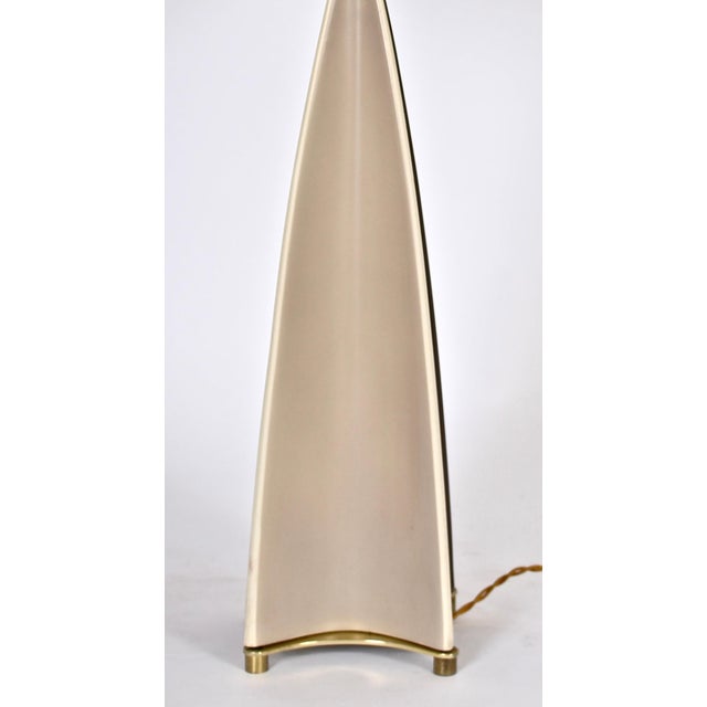Coffee 1950s Gerald Thurston Lightolier Porcelain "Fin" Table Lamp For Sale - Image 8 of 13