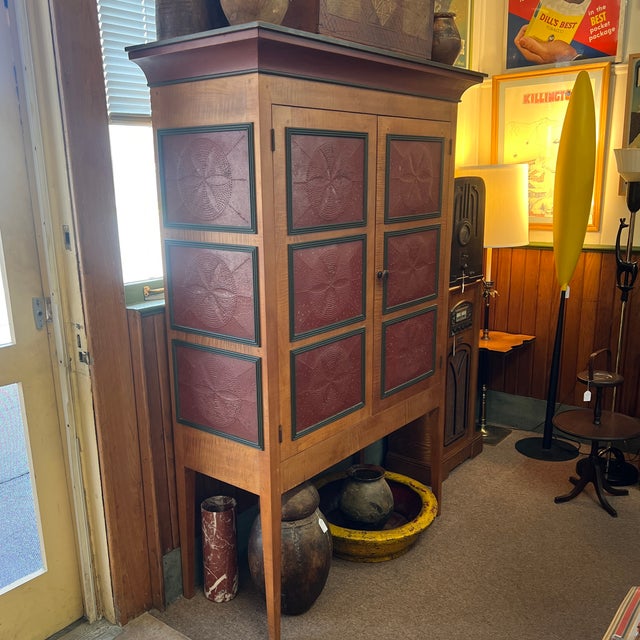 Early American Style Tiger Maple and Poplar Pie Safe With Punched Tin For Sale - Image 9 of 10