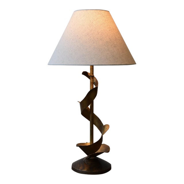Vintage Spiraling Gilt Metal Table Lamp With Oak Base Attributed to Yasha Heifetz, Circa 1950s For Sale