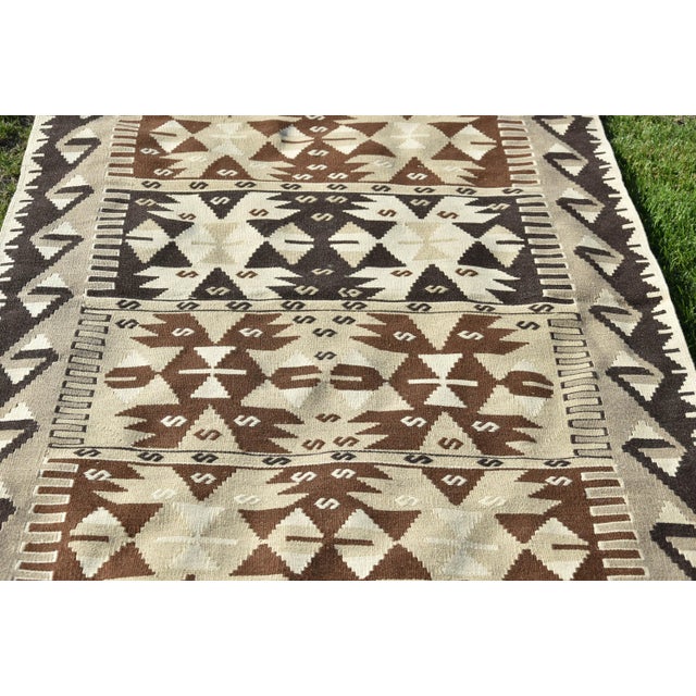 Tribal 1980s Decorative Handwoven Oushak Boho Style Turkish Motif Kilim Rug For Sale - Image 3 of 9