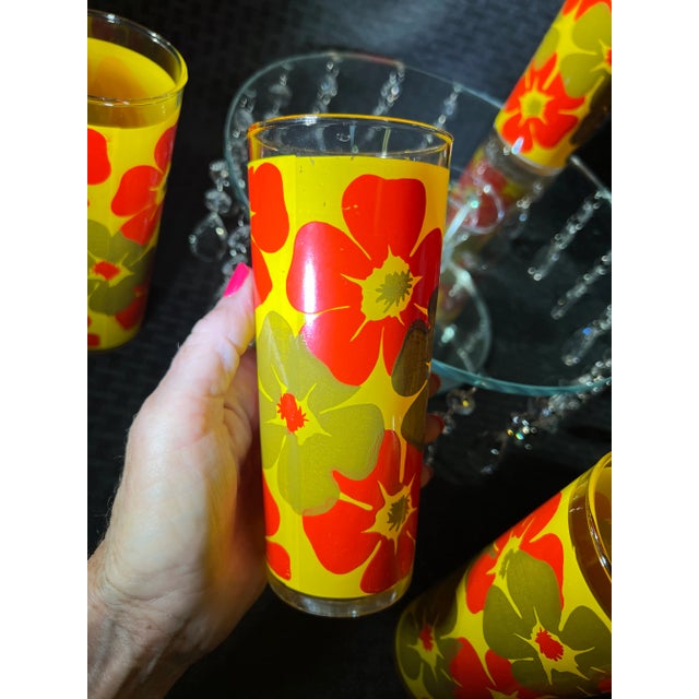 Canary Yellow 1960's Bright and Colorful Hibiscus Flowers Glassware Set- 6 Pieces For Sale - Image 8 of 11
