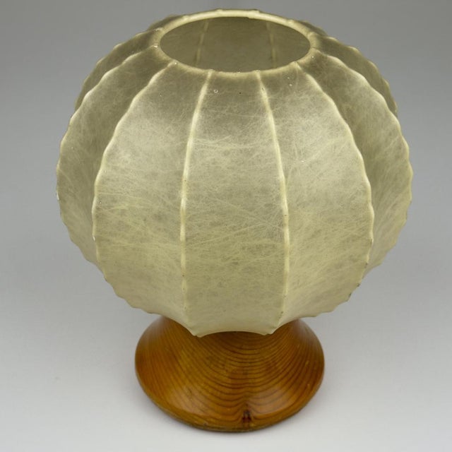Plastic Mid-Century Cocoon Table Lamp, Italy, 1960s For Sale - Image 7 of 17
