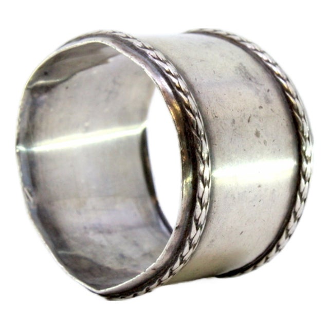 Smooth Silver Napkin Ring For Sale
