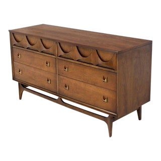 Mid-Century Modern Walnut Sculpted Molded Plywood Drawers Dresser With Mirror For Sale