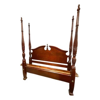 Solid Cherry Wood Queen Size Rice Bed Made in South Carolina by Sumter Cabinet Company - Vintage 1990s For Sale