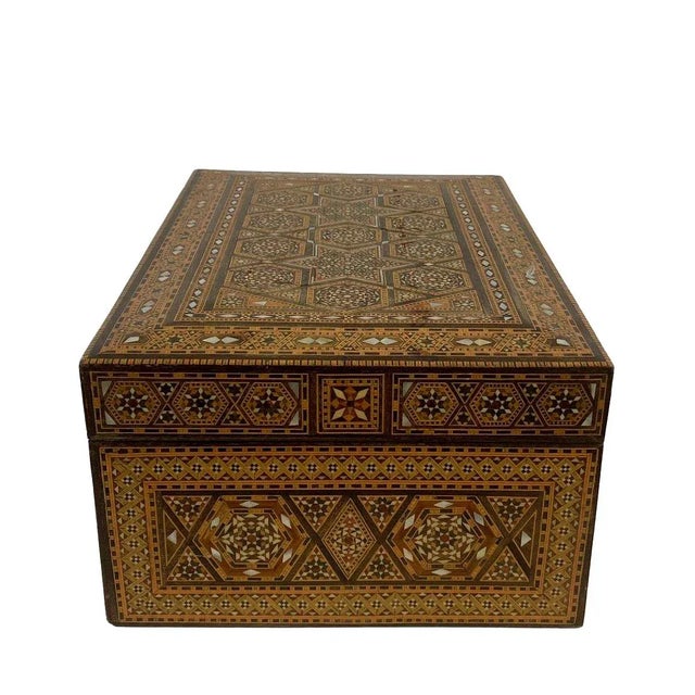 Moroccan Early 20th Century Rare Antique Middle Eastern Moorish Mother of Pearl Inlaid Marquetry Keyed Box With Matching Table Lighter For Sale - Image 3 of 12
