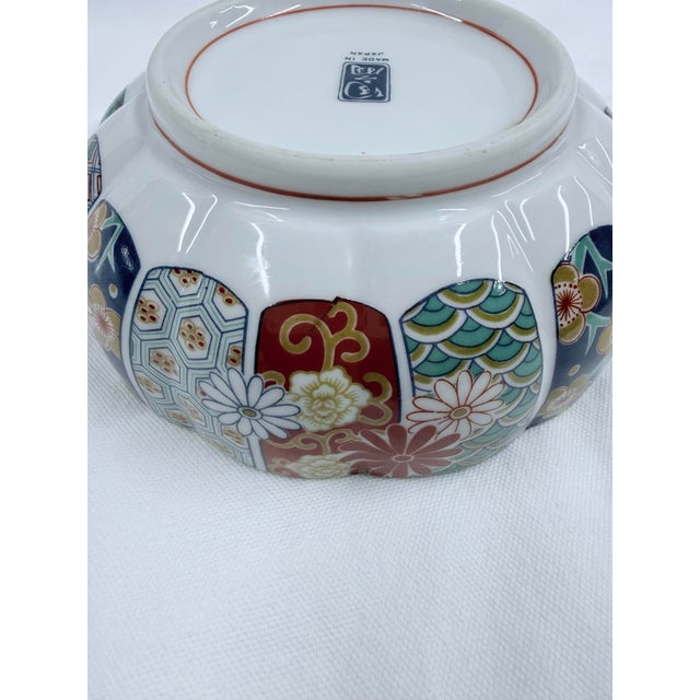 Late 20th Century Japanese Arita Imari Scalloped Porcelain Bowl For Sale - Image 5 of 11