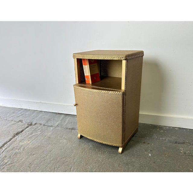 Vintage Bedside Cabinet in Champagne Gold Woven Fibre from Lloyd Loom, 1940s For Sale - Image 6 of 11
