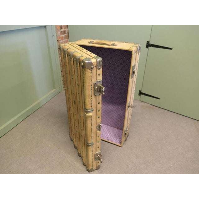 French Art Deco Velum Leather Trunk, 1920 For Sale - Image 4 of 8