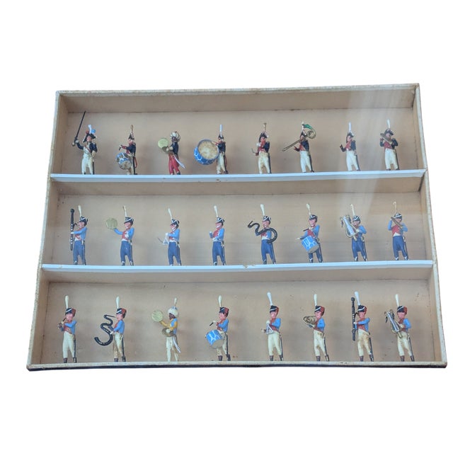 1960s "Chasseur a Cheval", Old Guard Band From Spain, 18 Tin Soldiers Marching Band Figurines For Sale - Image 4 of 10