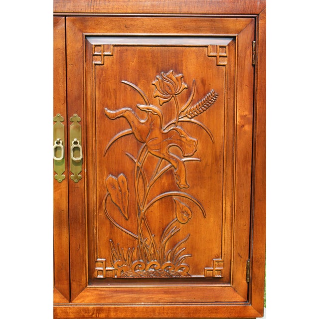 Henredon Henredon Chinoiserie Cabinet From the Folio 16 Collection For Sale - Image 4 of 18