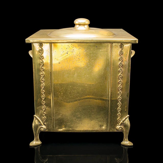 1900's Antique Lidded Coal Scuttle For Sale - Image 4 of 10
