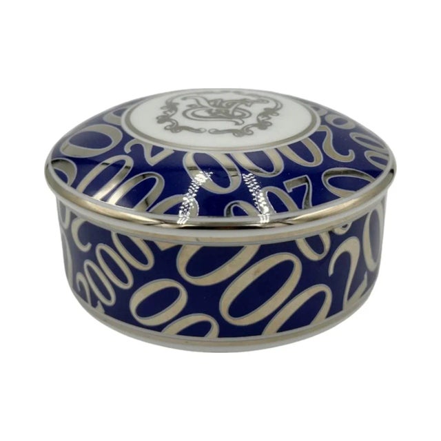 Vintage St. Regis Hotel Tiffany & Co. Millennium Porcelain Covered Trinket Dish Box For Sale - Image 11 of 12