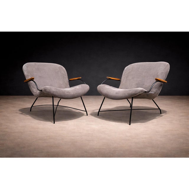Pair of Armchairs Gray Fabric, Rosewood, & Metal, Carlo Hauner, 1950s - Lot 184 For Sale In New York - Image 6 of 14