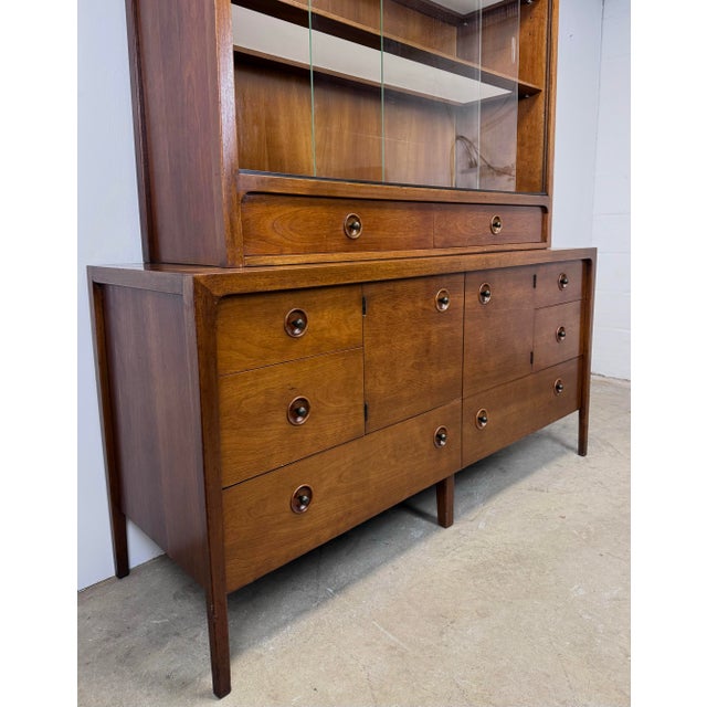 Mid Century Modern Counterpoint Credenza With Hutch/China Cabinet by John Van Koert for Drexel For Sale - Image 9 of 12