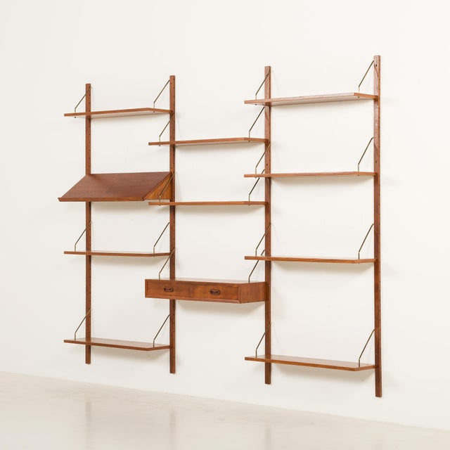 Poul Cadovius Mid-Century Danish Teak Wall Unit in the style of Poul Cadovius, 1960s For Sale - Image 4 of 16
