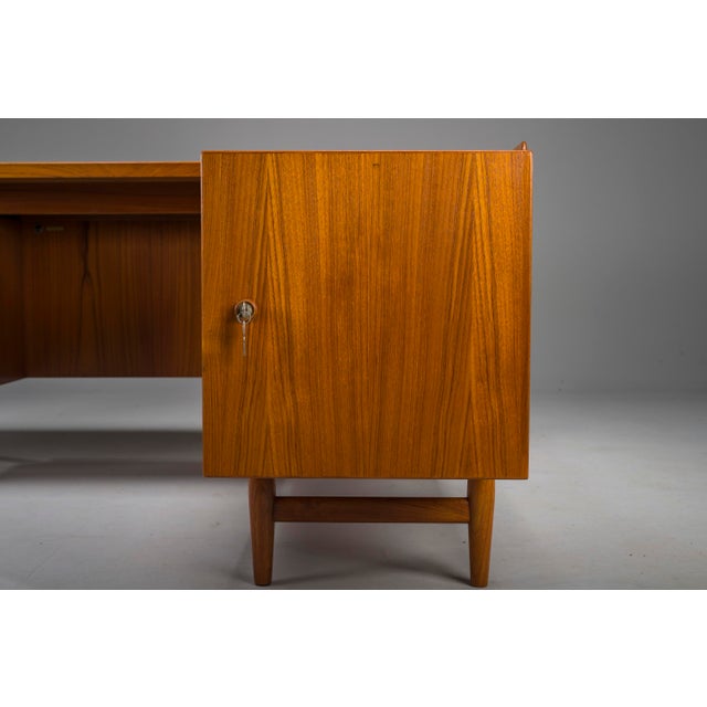 Executive Desk Model 209 in Teak by Arne Vodder for Sibast, 1955 For Sale - Image 6 of 18