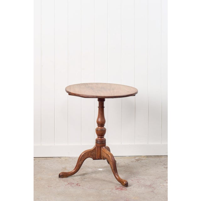 English 18th Century Georgian Mahogany Tilt Top 25.5" Round Table For Sale - Image 3 of 9