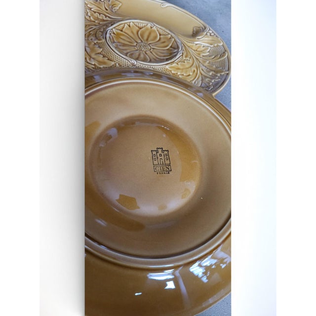 Vintage Artichoke Plates in Slipware from Gien, 1970, Set of 6 For Sale - Image 6 of 7