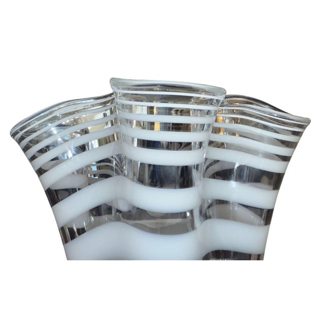 Mid-Century Italian Murano Glass Handkerchief Vase, Circa 1960's. For Sale In Los Angeles - Image 6 of 7