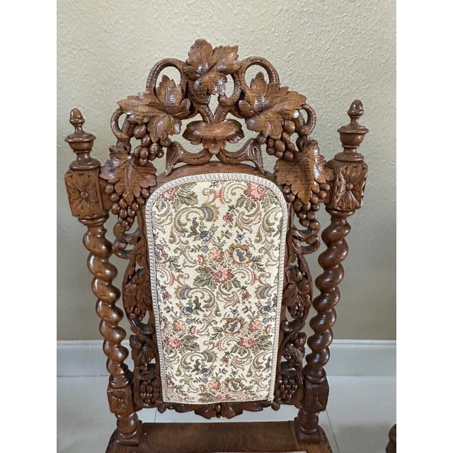 French Circa 1860 French Louis XIII Hunting Style Carved Oak Chairs, Set of 6 For Sale - Image 3 of 15