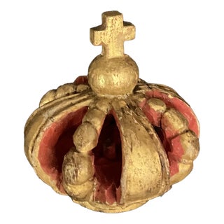 18th Century Iberian Religious Crown in Carved Gilt Wood For Sale