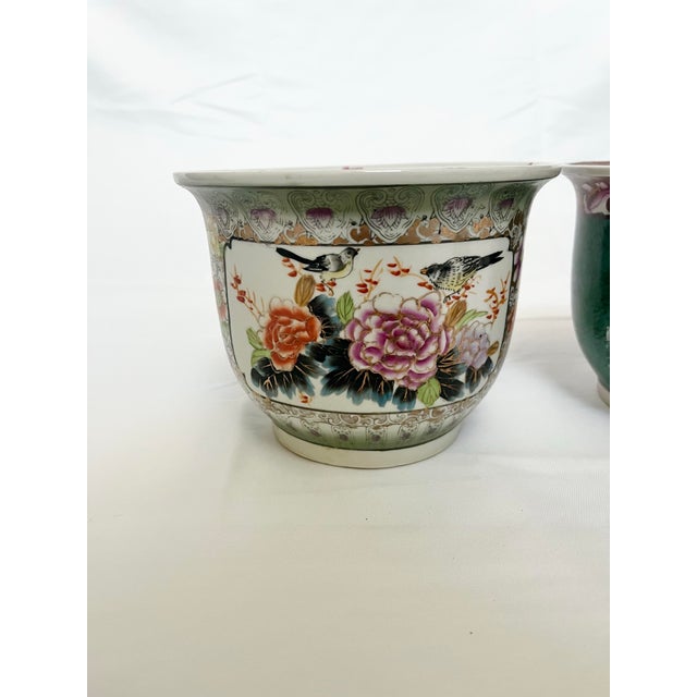 Chinoiserie Vintage Chinoiserie Floral Cachepot Pair – Hand-Painted Porcelain For Sale - Image 3 of 10