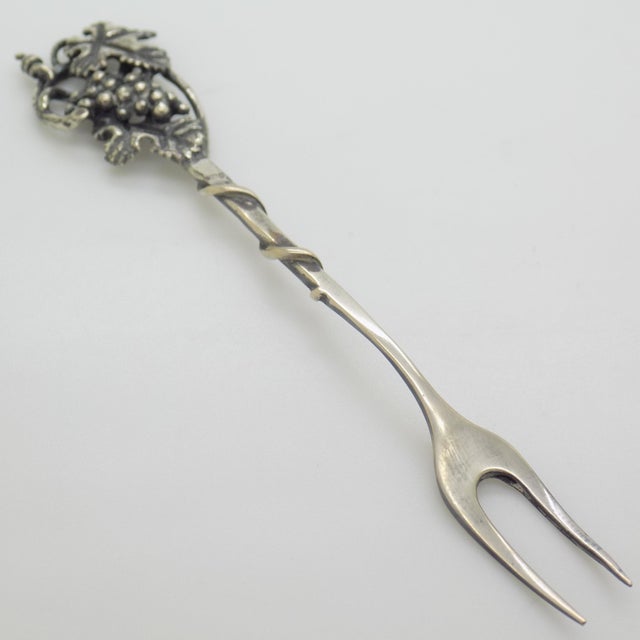 1980s Vintage Italian Handmade Genuine Silver Grape Cocktail Mini Fork by Giovanni Raspini of Arezzo, Solid 800 Silver Appetizer Pick in Original Box For Sale - Image 5 of 15