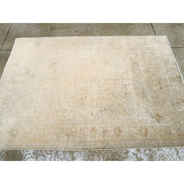 Galerie Shabab Collection Mid-20th Century Turkish Sivas Throw Rug For Sale In New York - Image 6 of 7