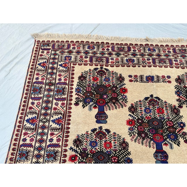 Pictorial Flower Ivory Vase Design Hand-Knotted Wool Rug - 6'10" X 9'7" For Sale - Image 10 of 13