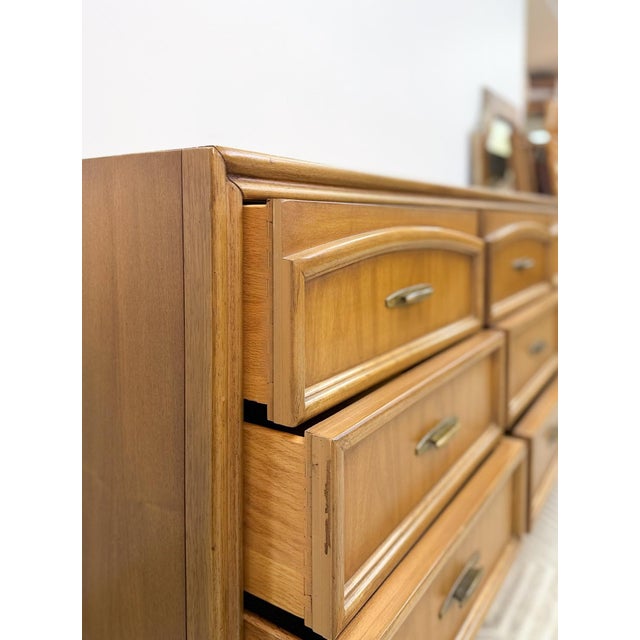 Mid 20th Century Vintage Thomasville 9 Drawer Dresser Walnut W/ Glass Top For Sale - Image 5 of 16