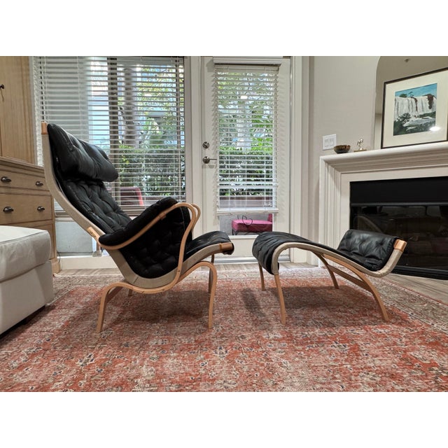 Purchased from duxiana November 2024. In excellent condition. Feel free to ask any questions Armchair Width: 33.5" (85 cm)...