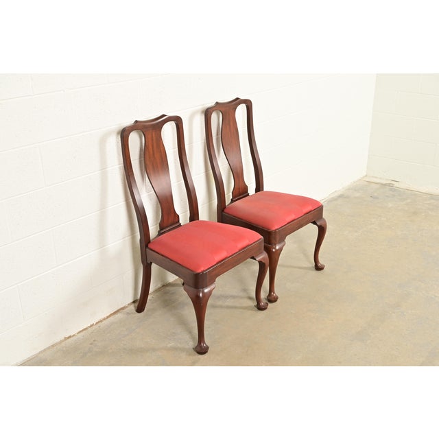 Henkel Harris Henkel Harris Queen Anne Solid Mahogany Side Chairs or Dining Chairs, Pair For Sale - Image 4 of 13