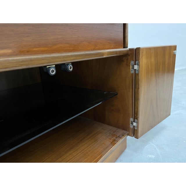 Wood Mid-Century Bar Cabinet on Wheels from Gianfranco Frattini, 1970s For Sale - Image 7 of 8