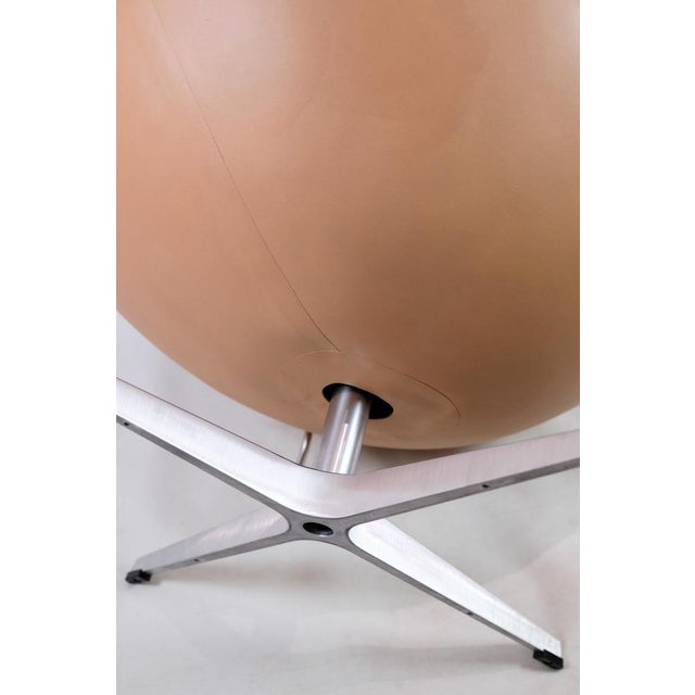 Cream Model 3316 Egg Chair by Arne Jacobsen for Fritz Hansen, 2010s For Sale - Image 8 of 13