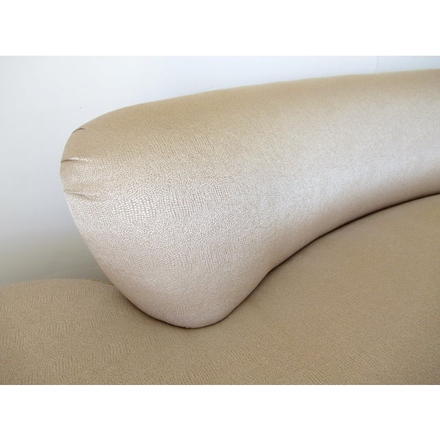 C.1978-80's Attributed to Vladimir Kagan for Directional Serpentine Sofa With "To the Trade," Kravet Textile For Sale - Image 10 of 18