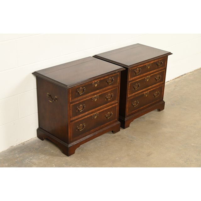 Baker Furniture Company Baker Furniture Style Georgian Banded Flame Mahogany and Burlwood Three-Drawer Bedside Chests, Pair For Sale - Image 4 of 14