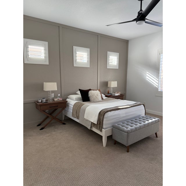 Contemporary Set of 2 Wooden Nightstands For Sale - Image 3 of 9