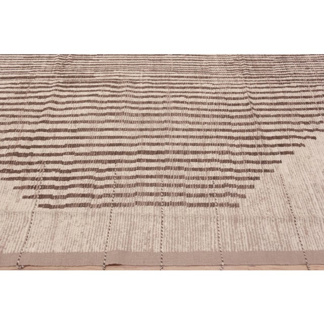 Textile Nazmiyal Collection Modern Wool Pile Contemporary Area Rug For Sale - Image 7 of 7