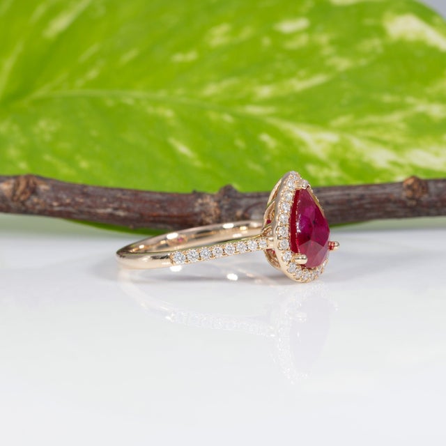 Red 1.9Ct Gia Certified Mozambique Ruby Ring With Natural Diamonds Accents: 14k Gold, Size 6.75 For Sale - Image 8 of 10