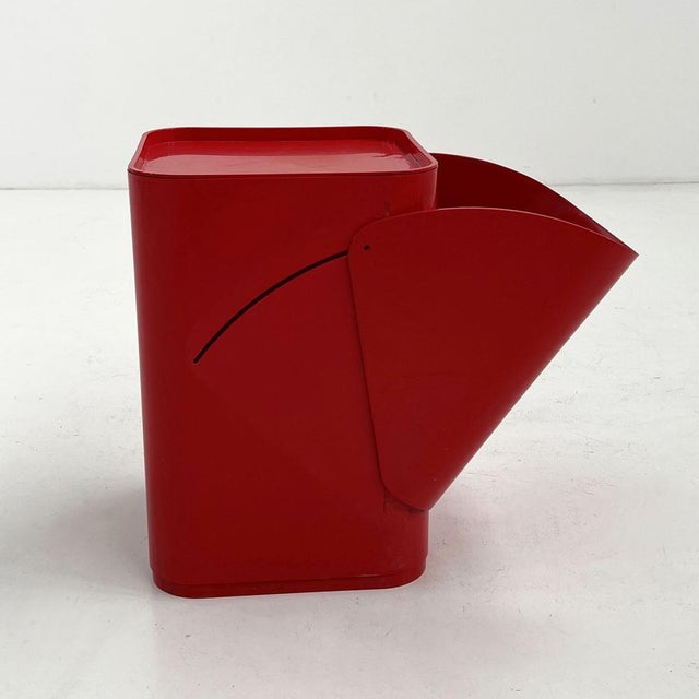 Red Laundry Bin by Anna Castelli for Kartell, 1970s For Sale - Image 3 of 10