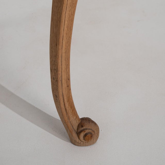 Mid 20th Century French Louis XV Oak Side Table with Curved Legs, 20th Century For Sale - Image 5 of 11