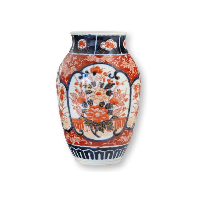 C.19 Japanese Meiji Imari Porcelain Vase For Sale - Image 4 of 7