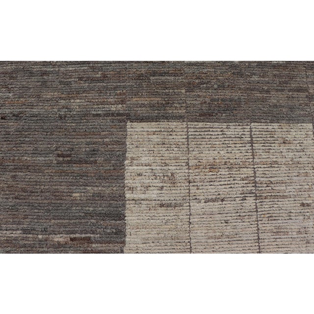 Abstract Large Modern Rug in Earth Tones With Square Size and Distressed Texture 13'0 X 13'9 For Sale - Image 3 of 12
