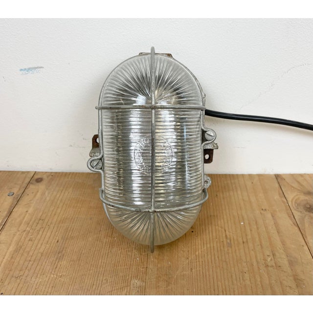 French Industrial Cast Iron Wall Lamp from Electro Fonte, Paris, 1960s For Sale - Image 4 of 18