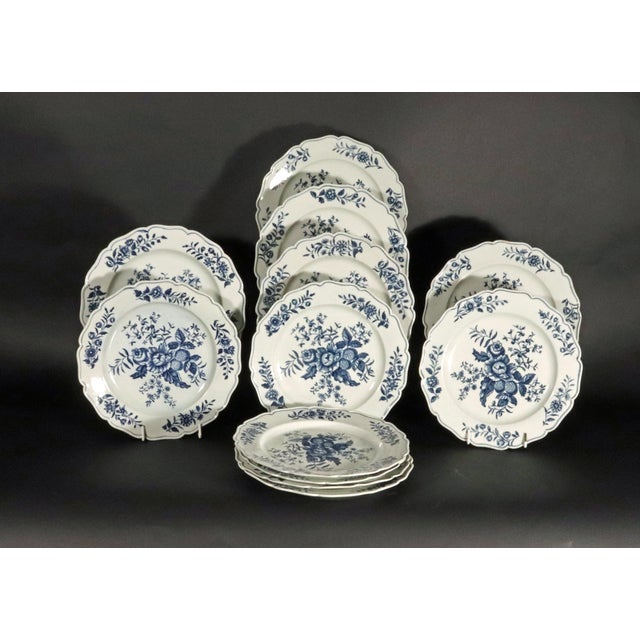 Dr. Wall Worcester Porcelain First Period Worcester Blue and White Pine Cone Pattern Dinner Plates, Set of 12, Circa 1770 For Sale - Image 4 of 14