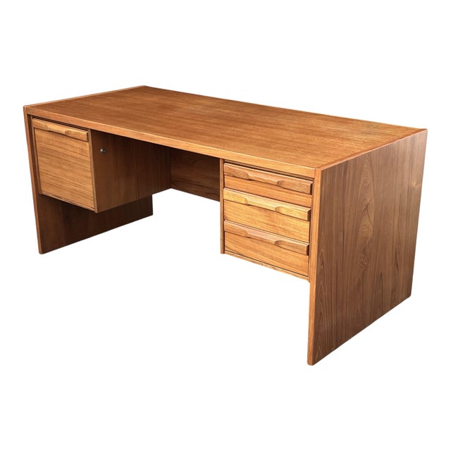 1960s Scandinavian Modern Teak Executive Desk With Floating Pedestal Design For Sale - Image 10 of 17